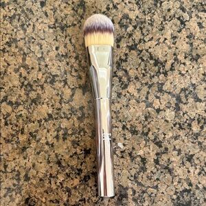 It Cosmetics New Premium Makeup Brush with Silver Handle